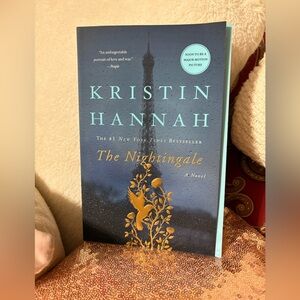 NWT The Nightingale: A Novel- Kristin Hannah #1 NY Times Best Seller! ✨️